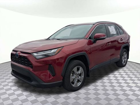 Used 2022 Toyota RAV4 XLE image 7