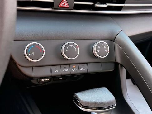 New 2026 Hyundai Elantra SE FWD image 24