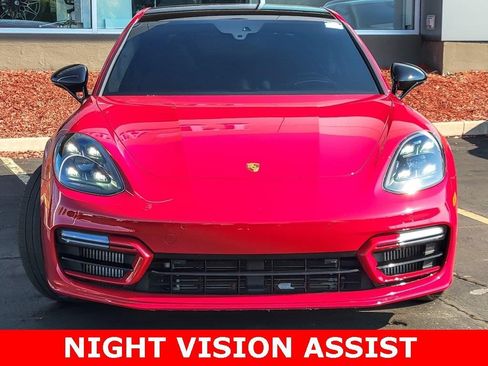 Used 2022 Porsche Panamera GTS image 4