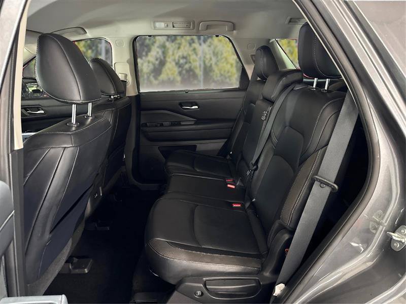 Used 2022 Nissan Pathfinder SL w/ Lighting Package (N92) AWD/4WD image 10
