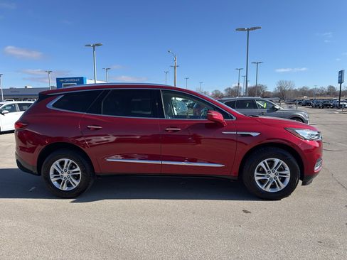 Used 2018 Buick Enclave Essence w/ Trailering Package image 4