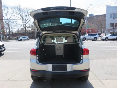 Used 2015 Volkswagen Tiguan S image 24