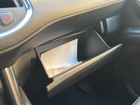 Used 2023 Chevrolet Suburban Premier image 29