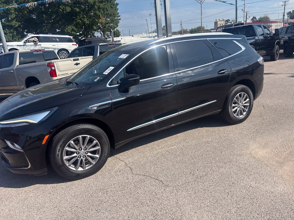 Used 2023 Buick Enclave Essence FWD image 5