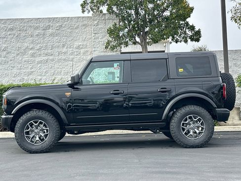 New 2025 Ford Bronco Badlands image 7