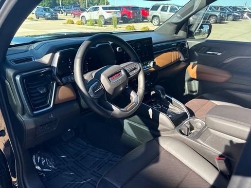 Used 2023 GMC Canyon AT4 w/ AT4 Premium Package AWD/4WD image 13
