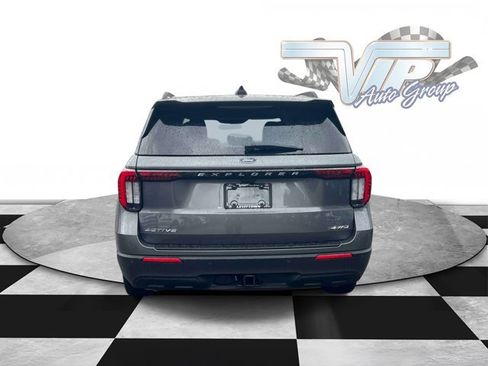 Used 2026 Ford Explorer Active AWD/4WD image 7