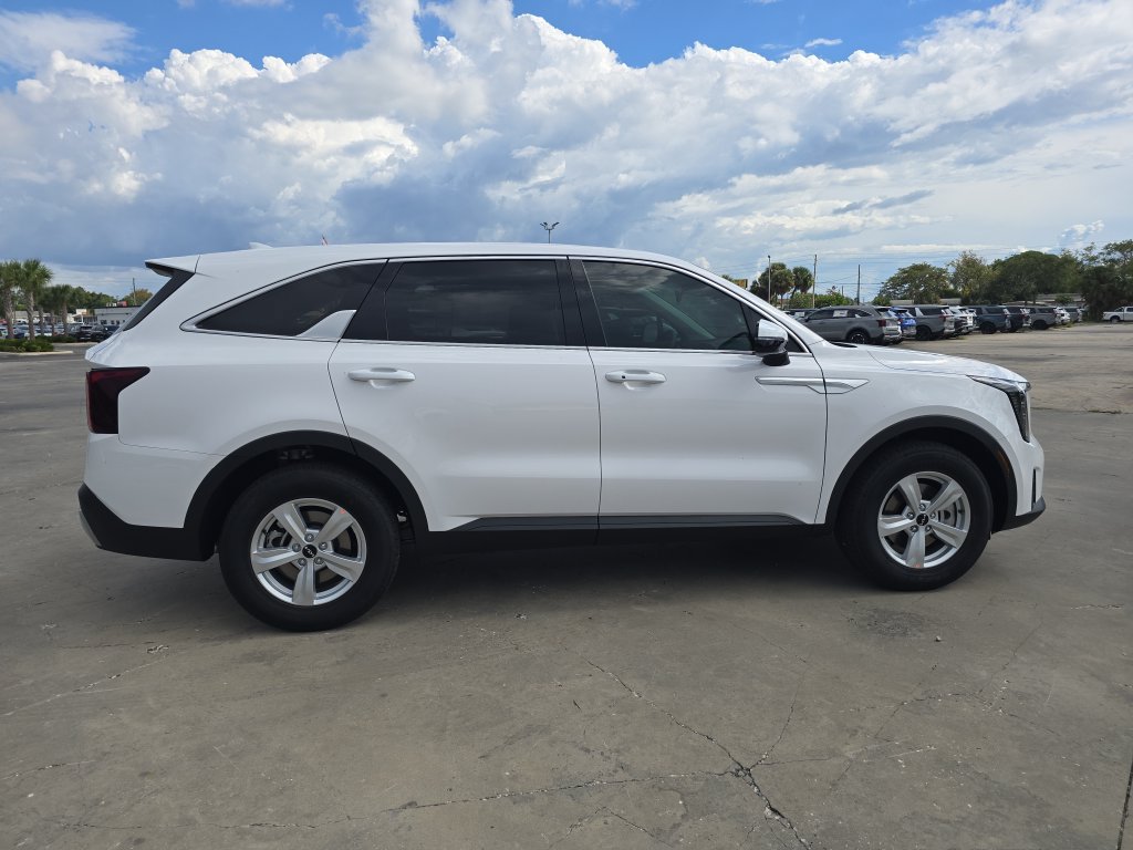 New 2026 Kia Sorento LX FWD image 9