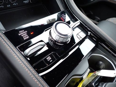 New 2025 Jeep Grand Cherokee Summit image 17