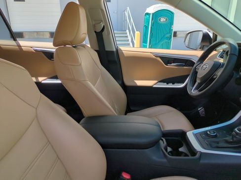 Certified 2019 Toyota RAV4 Limited AWD/4WD image 22