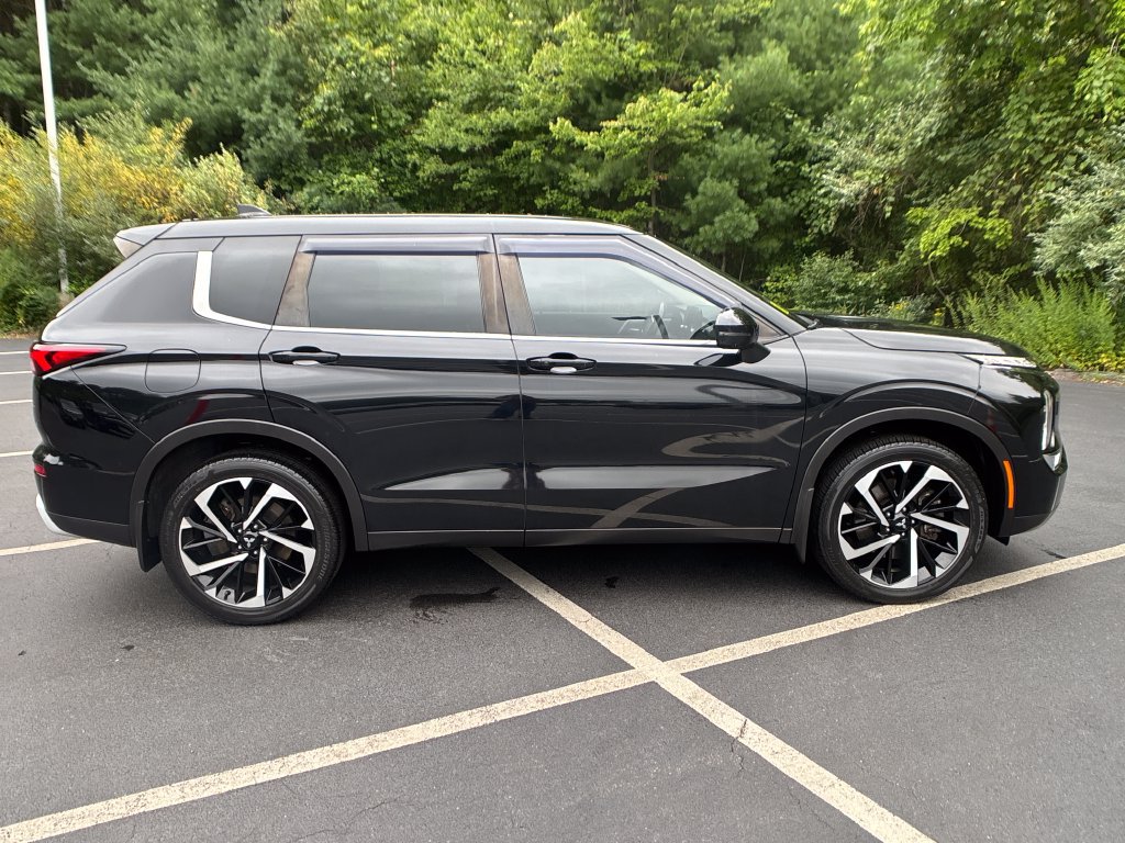 Used 2023 Mitsubishi Outlander SE AWD/4WD image 6