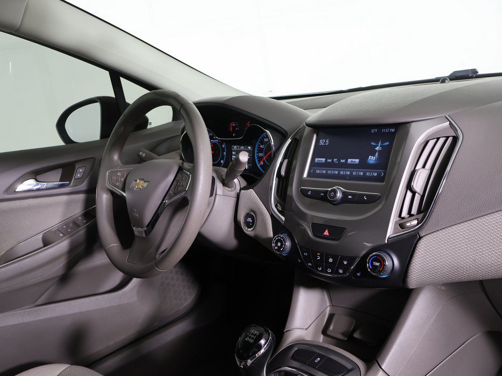 Used 2017 Chevrolet Cruze LT w/ Convenience Package FWD image 28