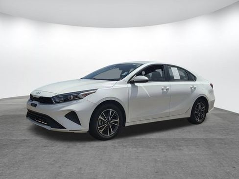 Used 2024 Kia Forte LXS FWD image 7