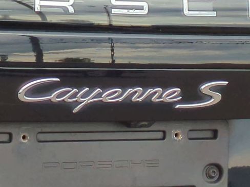 Used 2022 Porsche Cayenne S image 11
