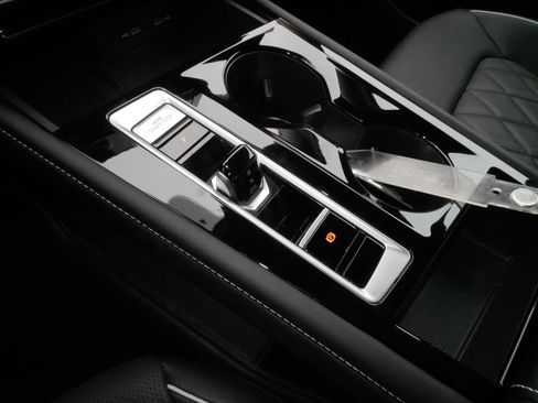 Certified 2025 Volkswagen Atlas SEL Premium R-Line image 23