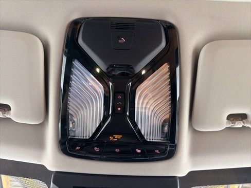 Certified 2024 BMW X7 xDrive40i w/ Premium Package image 32