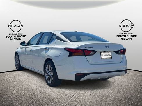 Used 2025 Nissan Altima 2.5 S FWD image 7