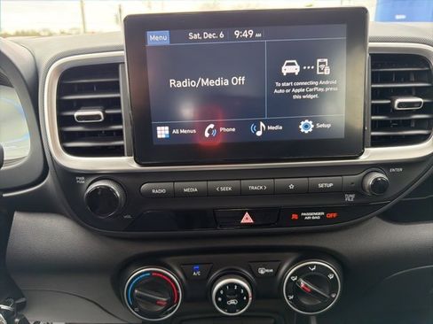 Certified 2025 Hyundai Venue SE image 23