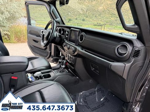 Used 2020 Jeep Wrangler Unlimited Sahara AWD/4WD image 37