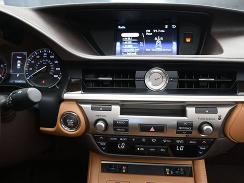 Used 2018 Lexus ES 350 w/ Premier Package FWD image 28