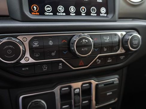 Used 2020 Jeep Gladiator Rubicon AWD/4WD image 22