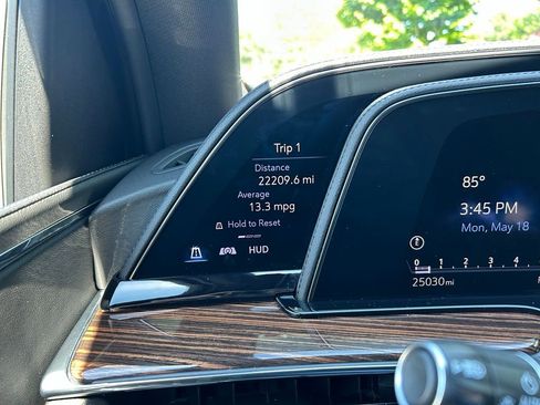 Used 2023 Cadillac Escalade ESV Premium Luxury RWD image 27