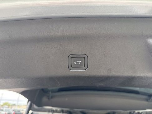 Used 2024 Chevrolet Tahoe LT image 12