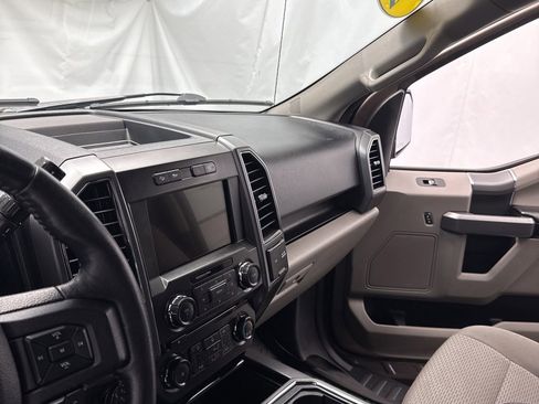 Used 2018 Ford F150 XLT w/ Equipment Group 302A Luxury image 26