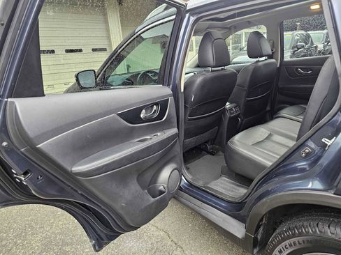 Used 2016 Nissan Rogue SL w/ SL Premium Package image 19