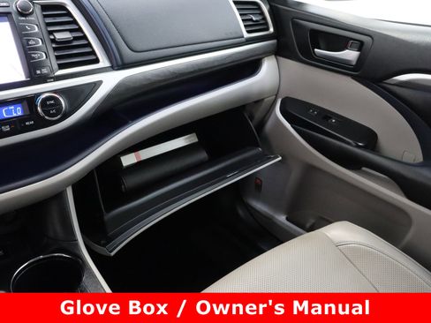 Used 2018 Toyota Highlander Limited image 26