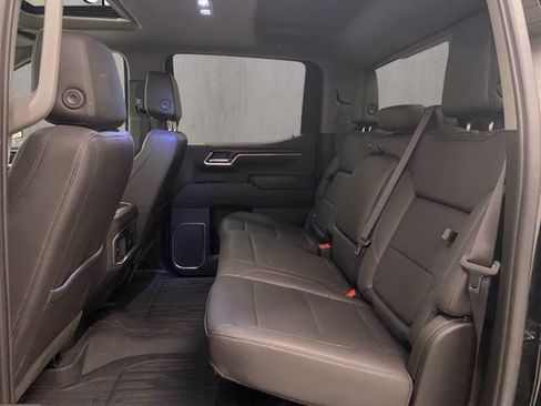 Used 2023 GMC Sierra 1500 SLT w/ SLT Premium Package AWD/4WD image 9