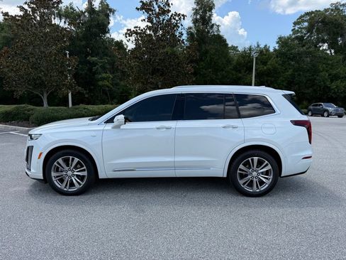 Used 2023 Cadillac XT6 Premium Luxury w/ Platinum Package FWD image 2