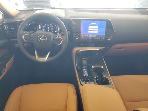 Used 2025 Lexus NX 250 FWD w/ Accessory Package (Z1) image 14