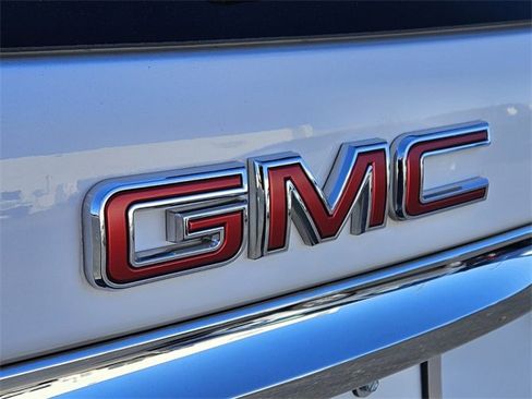 Used 2022 GMC Terrain SLE w/ Driver Convenience Package image 15