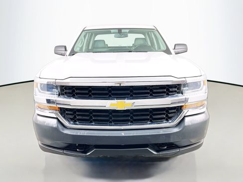Used 2018 Chevrolet Silverado 1500 W/T w/ Trailering Package AWD/4WD image 2