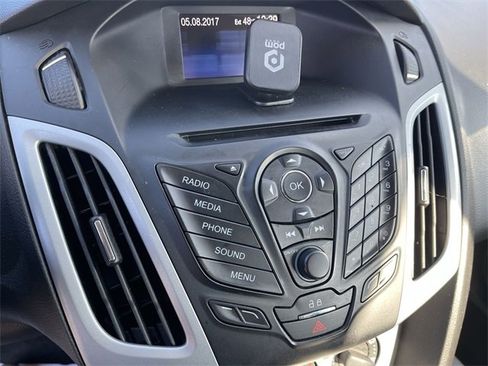 Used 2013 Ford Focus SE w/ SE Winter Pkg image 16