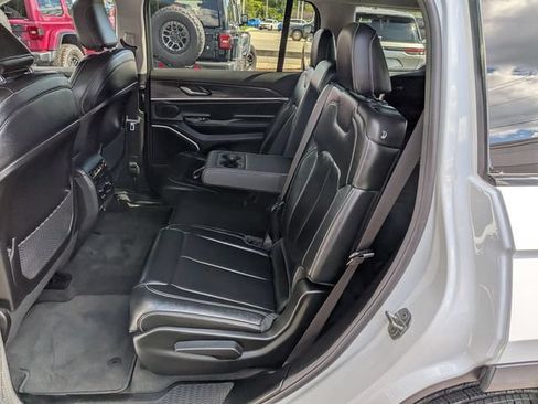 Certified 2022 Jeep Grand Cherokee L Limited AWD/4WD image 13