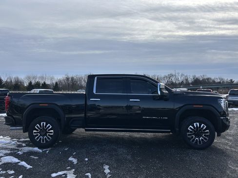 Used 2024 GMC Sierra 2500 Denali Ultimate image 10