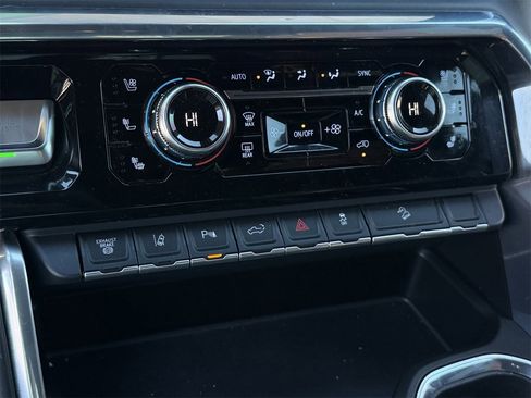 Used 2024 GMC Sierra 2500 Denali Ultimate image 20