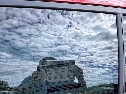 New 2026 Chevrolet Trax RS w/ Sunroof Package FWD image 13