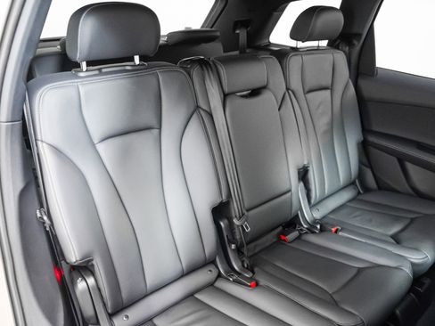 Certified 2025 Audi Q7 3.0T Premium Plus w/ Premium Plus Package image 11