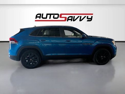 Used 2024 Volkswagen Atlas Cross Sport SE w/ Panoramic Sunroof Package FWD image 8