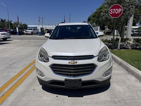 Used 2017 Chevrolet Equinox LT w/ Convenience Package FWD image 2