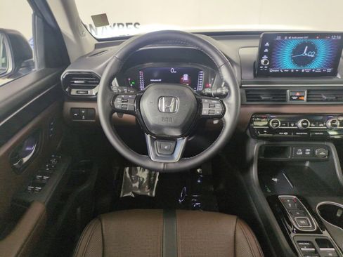 Certified 2024 Honda Pilot Elite image 17