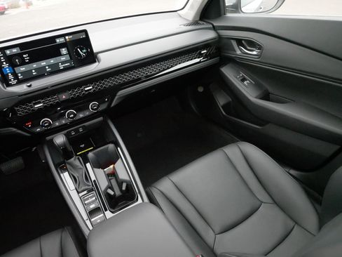 Certified 2025 Honda Accord EX-L image 11