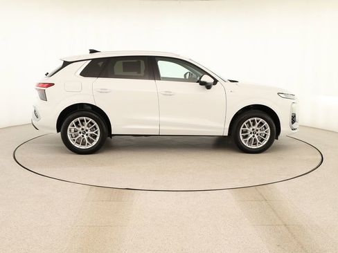 New 2026 Audi Q3 quattro 2.0T AWD/4WD image 8