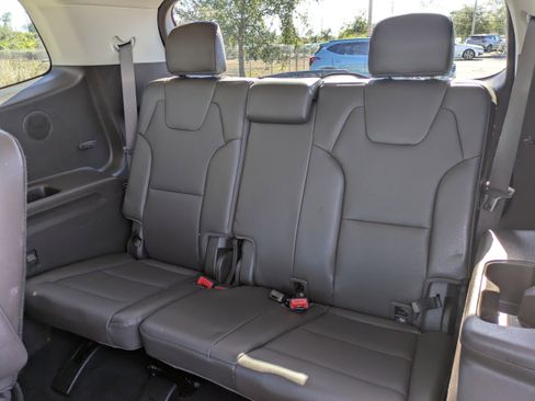 Certified 2021 Kia Telluride SX w/ Towing Package image 17