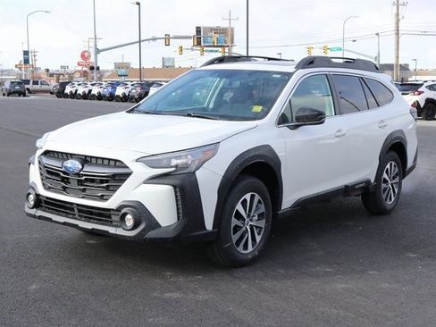 Used 2025 Subaru Outback Premium w/ Popular Package #1A image 7