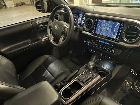 Certified 2022 Toyota Tacoma Limited image 29