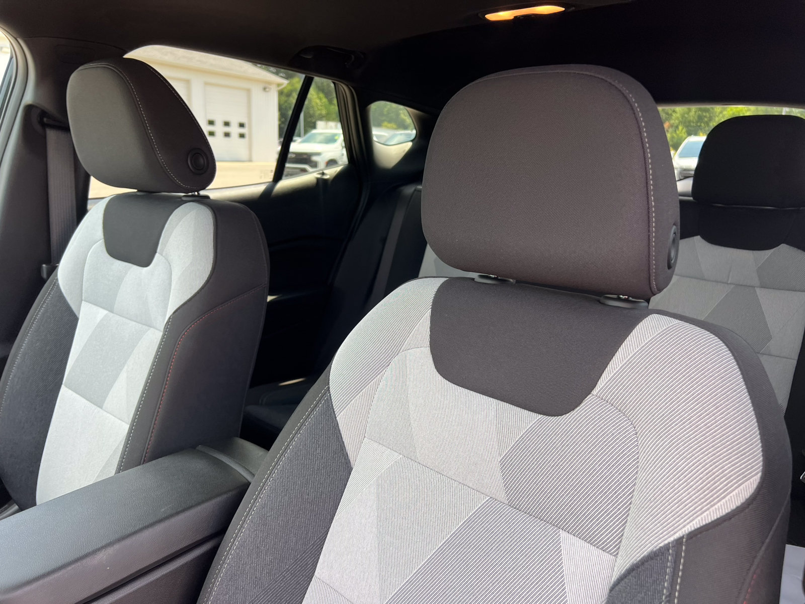 Certified 2024 Chevrolet Trax RS w/ Sunroof Package FWD image 15